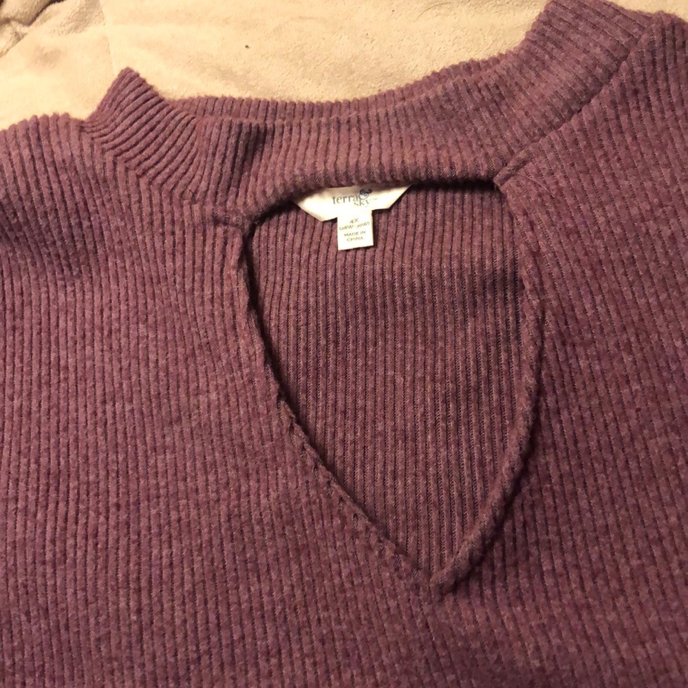 Super soft tunic top… with cute keyhole. BUNDLE ME WITH 16-1x-2x items !!?